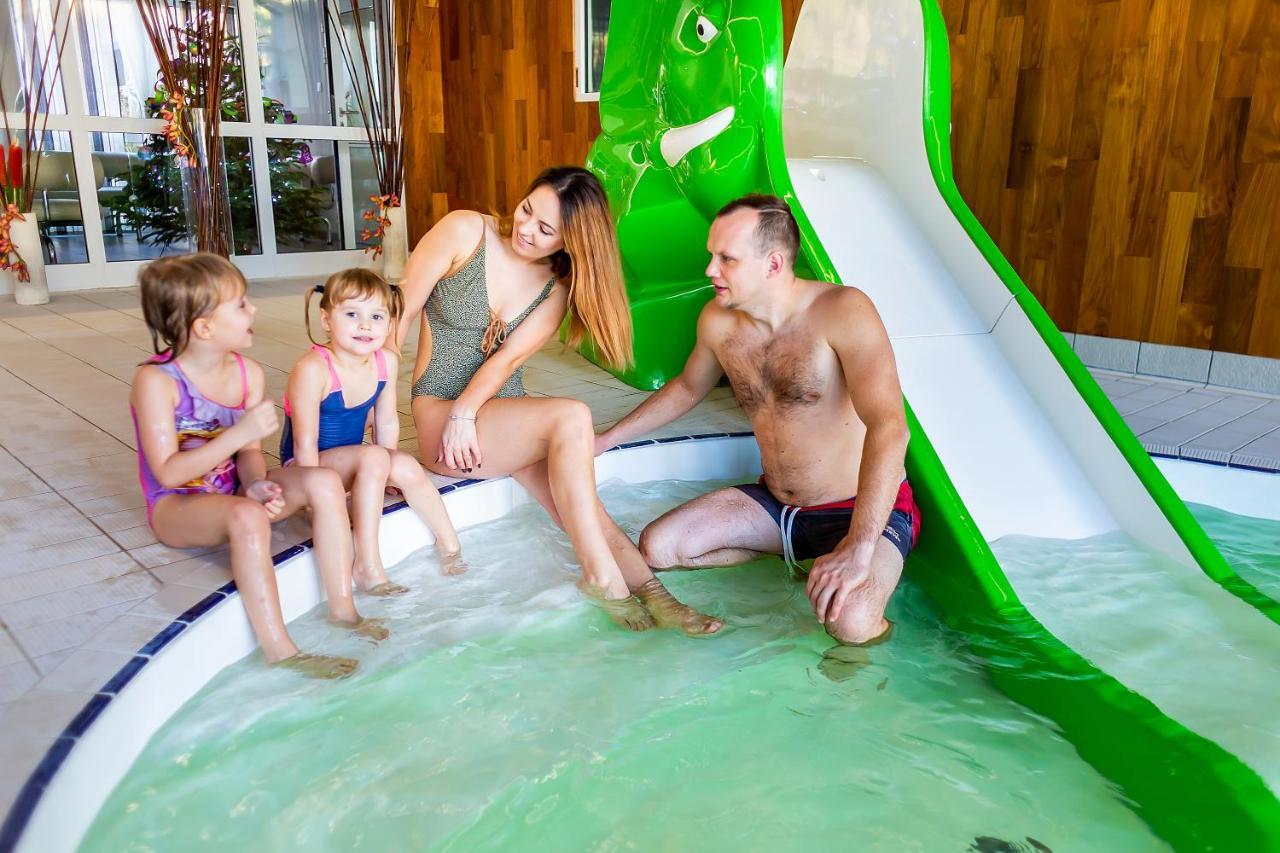 Hotel Jantar Wellness & Spa ウストカ エクステリア 写真